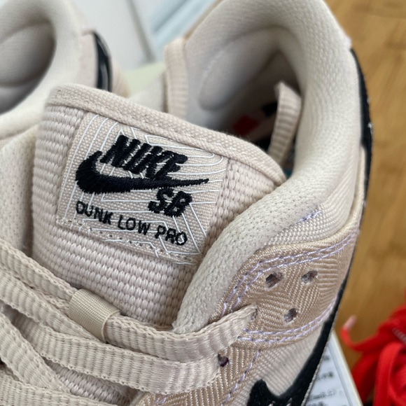NWT—Nike SB Albino & Preto Dunk Low, Size 9.5–Includes 5 Laces - Picture 3 of 6